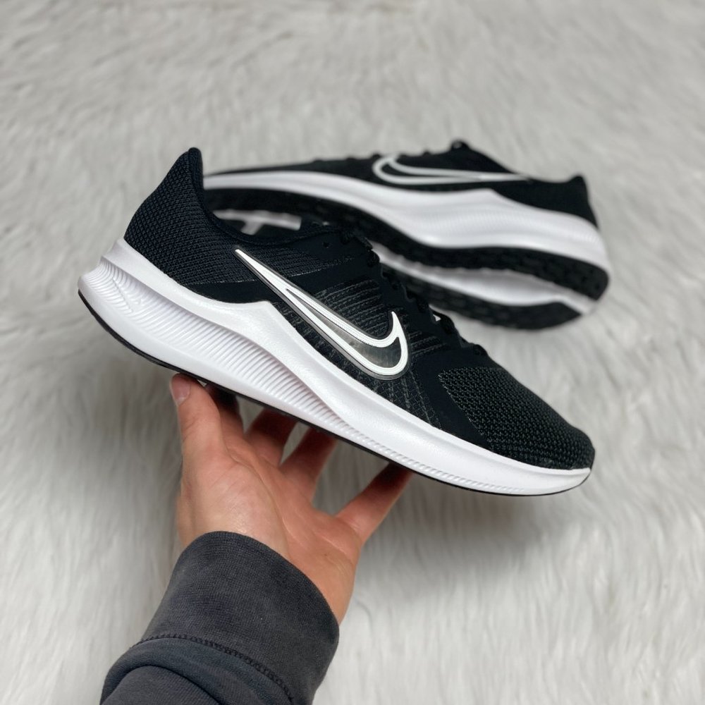 Nike Downshifter 11 Low Womens Running Shoes Black White CW3413-006 NEW Size 9.5